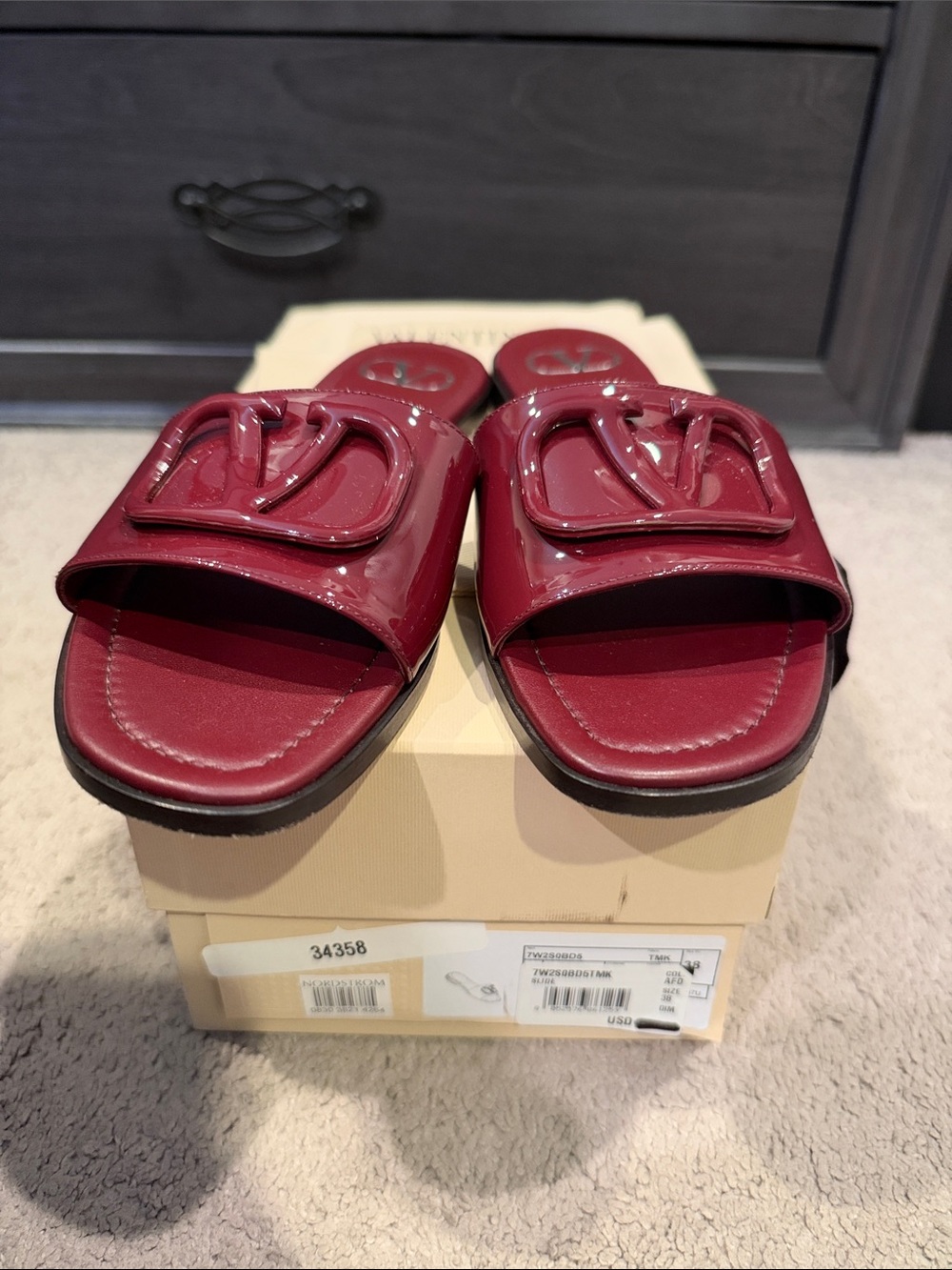 Valentino Garavani V Logo VLOGO
Signature Flat Slides Mules Sandals
Size 38